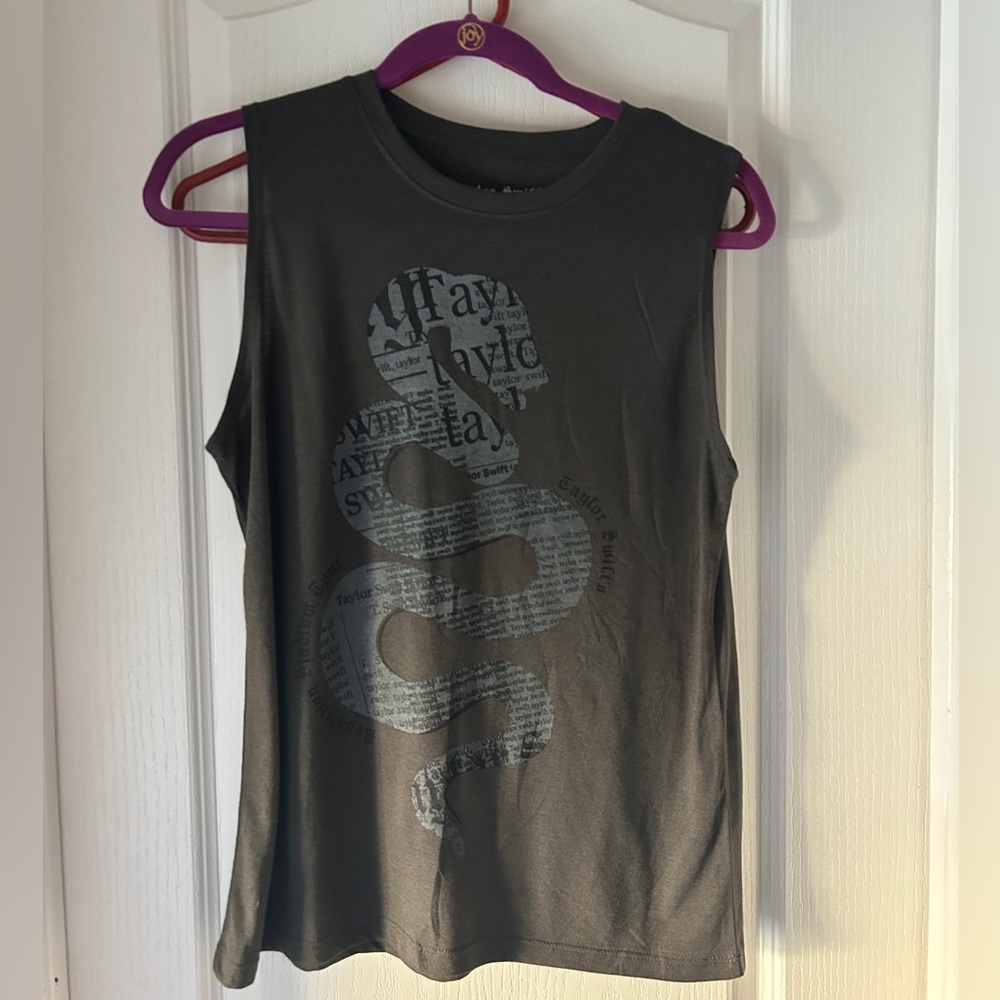 Taylor Swift Reputation Stadium Tour Muscle Tank Tee Size Large